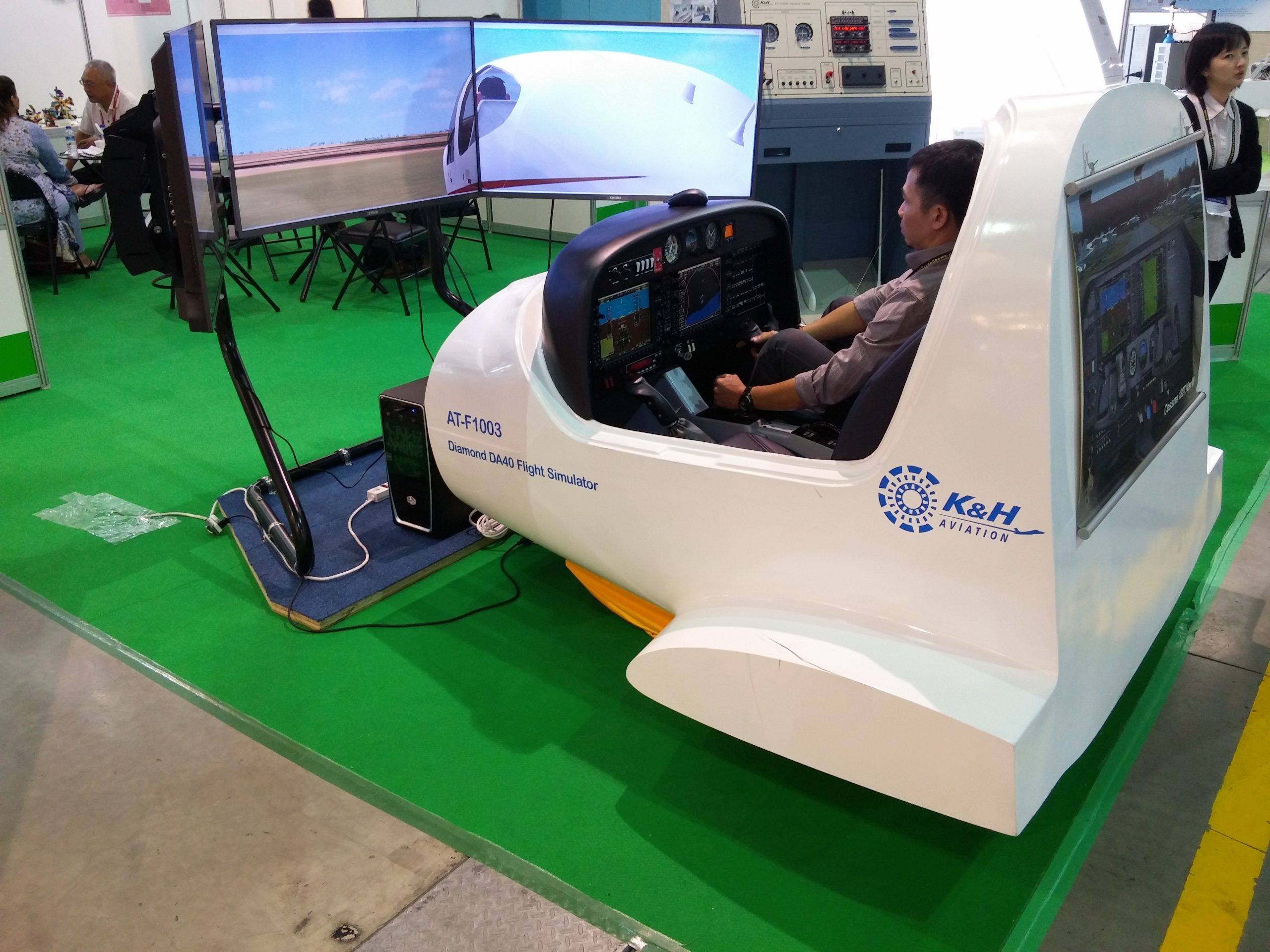 AT-F1005 Airbus 320 Flight Simulator and Visual System